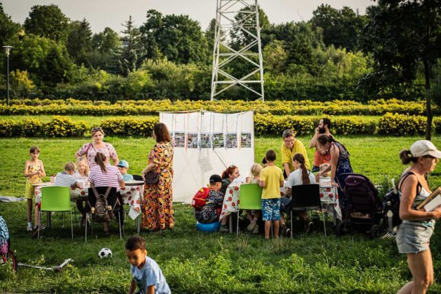 Ludzie na pikniku